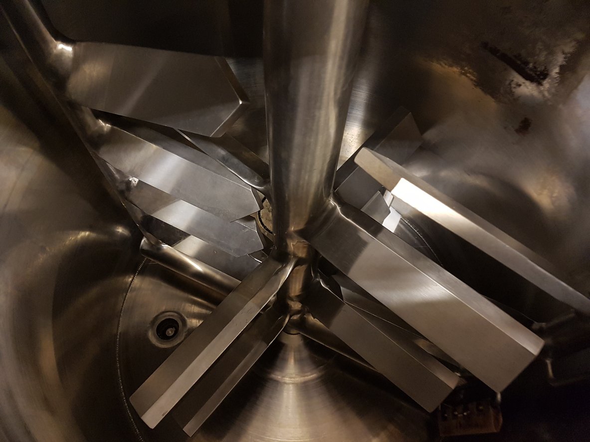 up close image of tank agitator