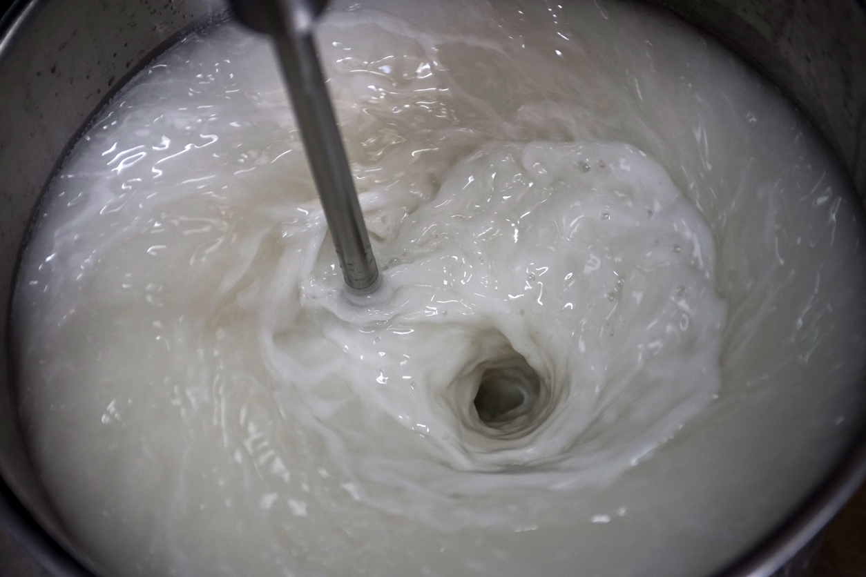 Shear Rate vs. Viscosity: How They Impact Industrial Agitators